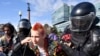 "Левада-Центр": почти 40% россиян считают несправедливыми приговоры по "московскому делу"