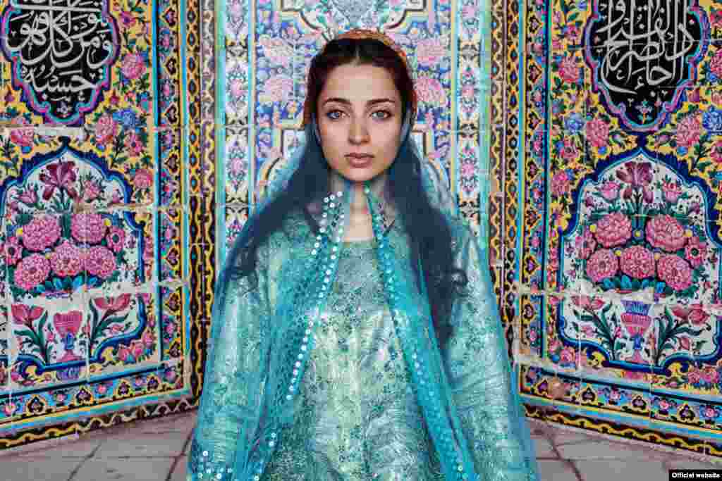 Жительница Шираза, Иран, фотопроект "Атлас красоты" (Atlas of Beauty) Микаэлы Норок (Mihaela Noroc) 