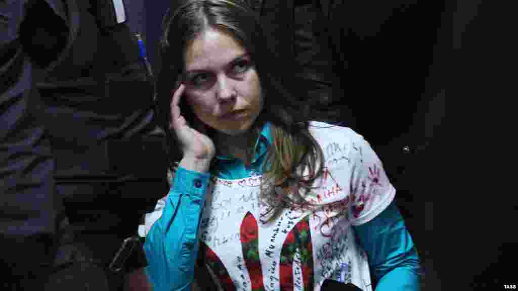 Вера Савченко, сестра украинской летчицы 