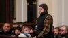 28-летний актер Андро Чичинадзе в суде Тбилиси на процессе по делу о протестах