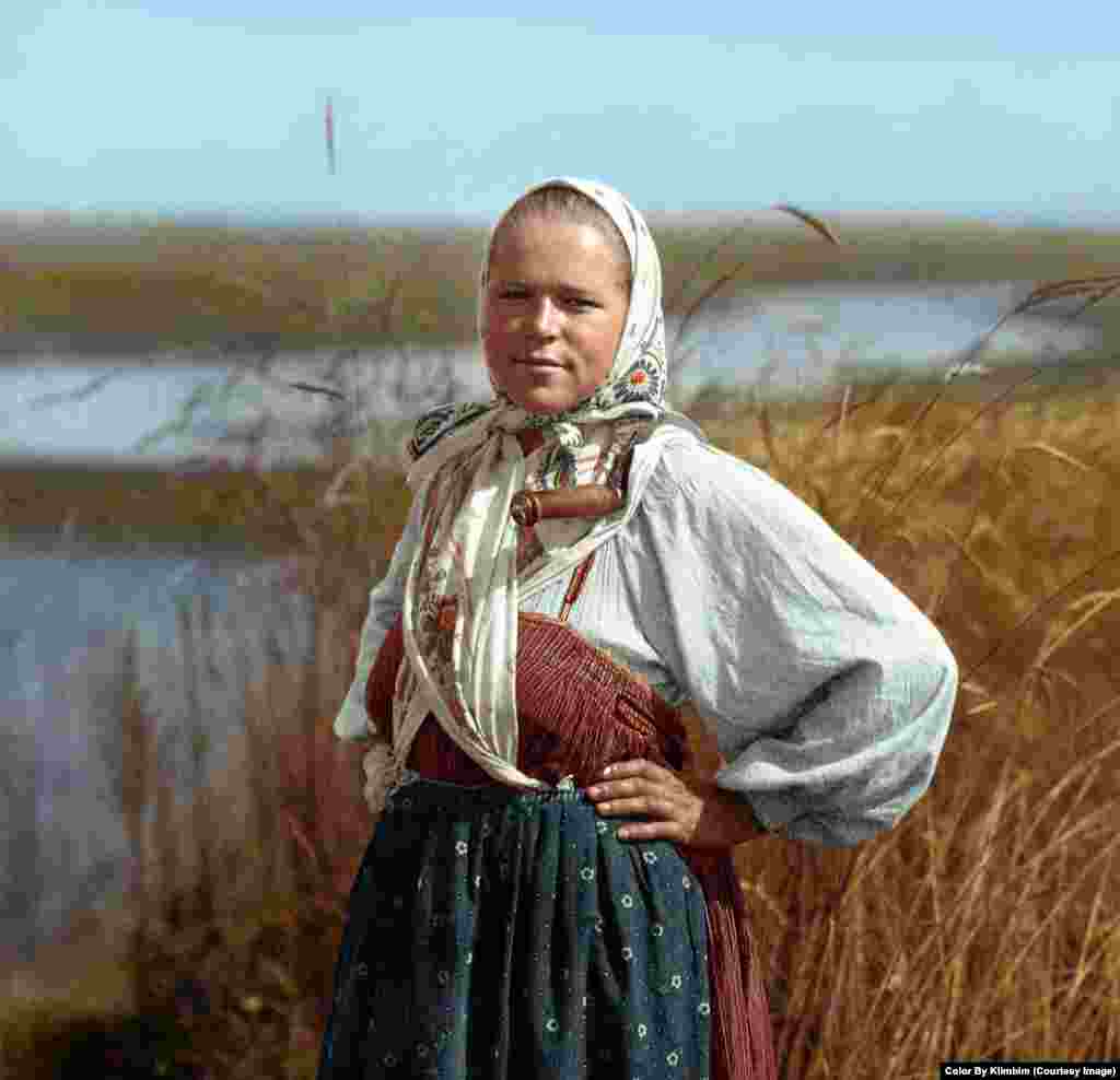На фото – юная крестьянка, 1914-1915 годы